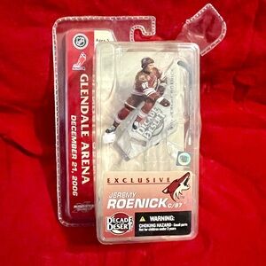 Vintage NHL Phx Coyotes Roenick Figurine